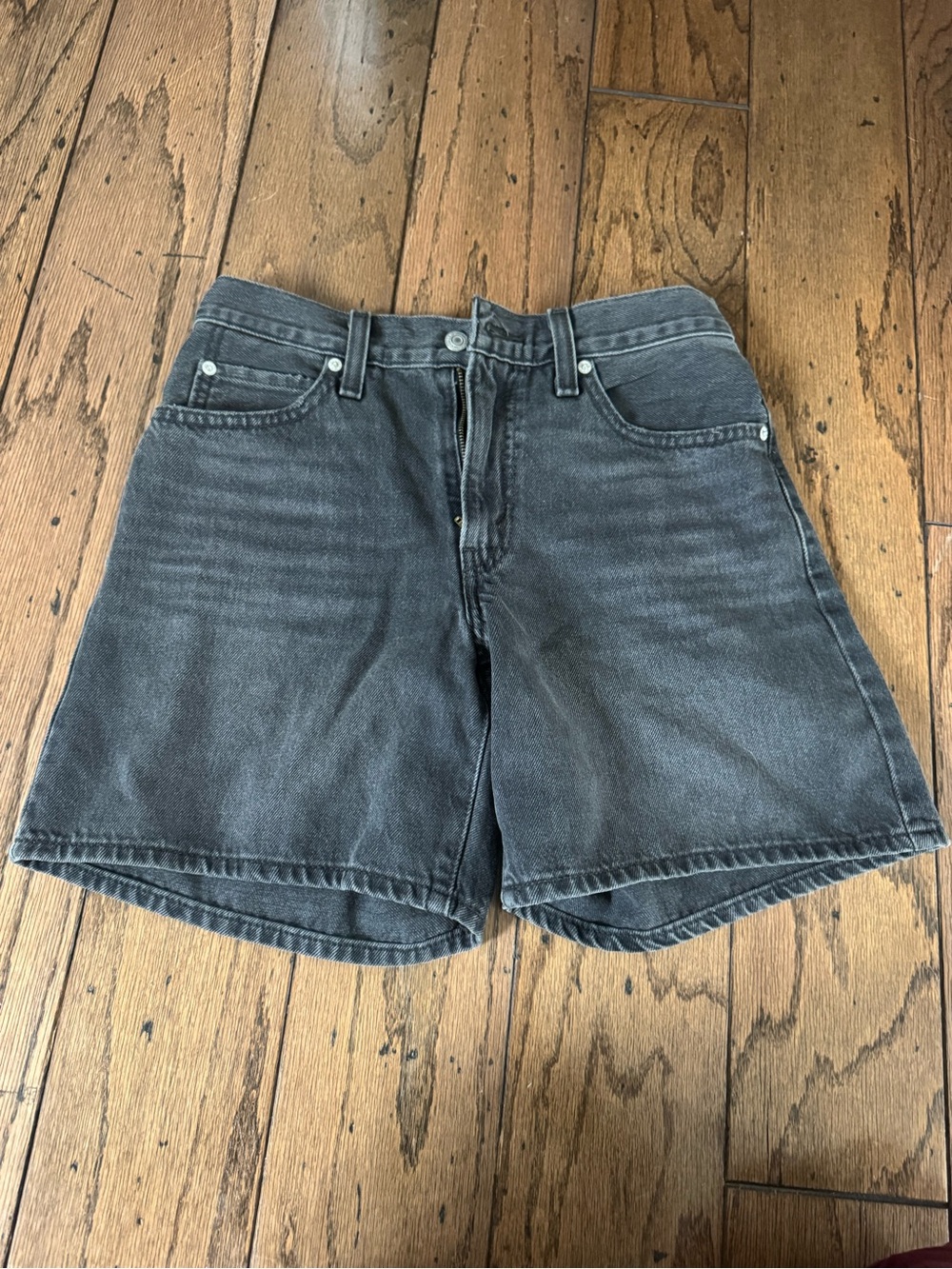 Levi's Black Washed Denim Women's Shorts 94 Baggy. Size 26